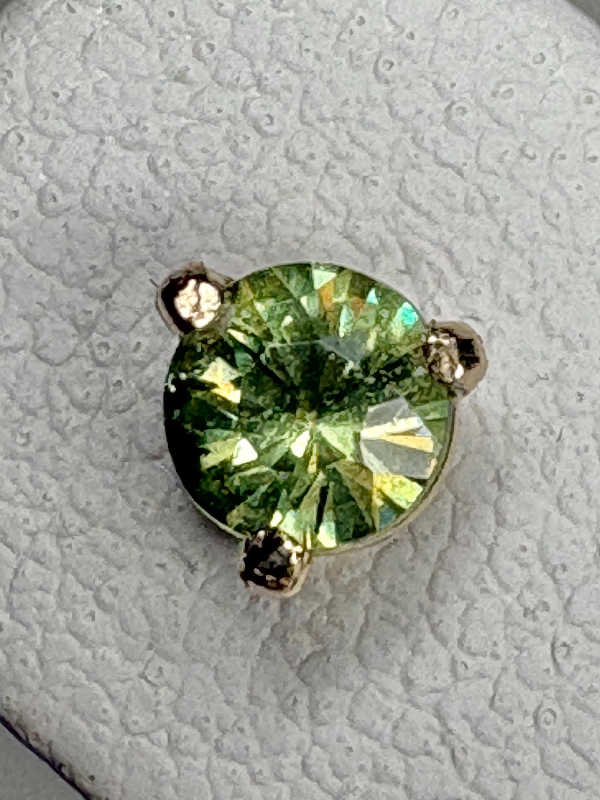 Demantoid Garnet Stud Earrings 14k Gold 4mm - NewLifeJewelryVault