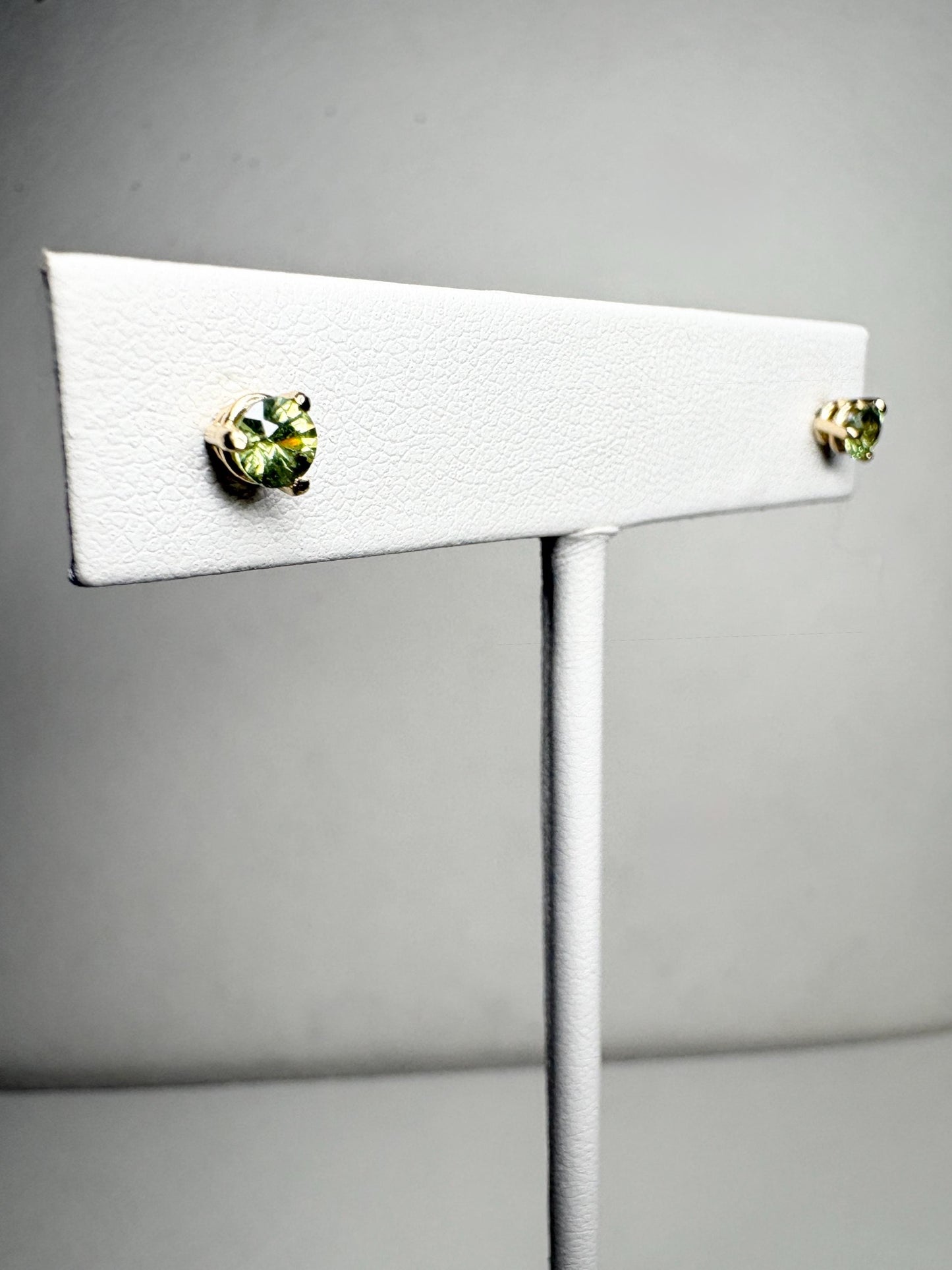 Demantoid Garnet Stud Earrings 14k Gold 4mm - NewLifeJewelryVault