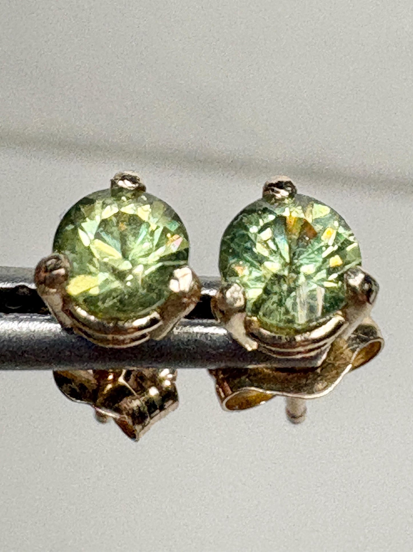 Demantoid Garnet Stud Earrings 14k Gold 4mm - NewLifeJewelryVault