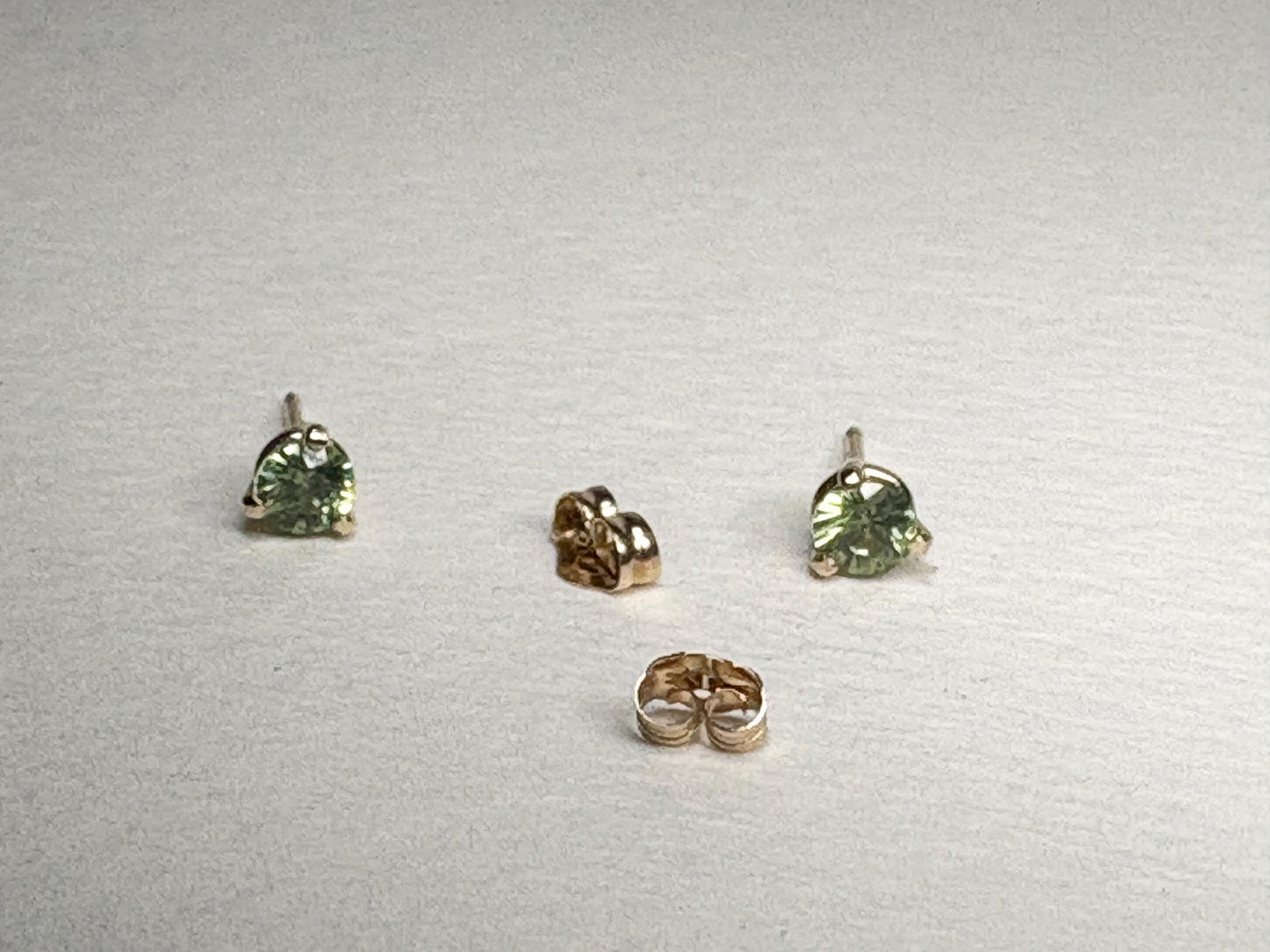 Demantoid Garnet Stud Earrings 14k Gold 4mm - NewLifeJewelryVault