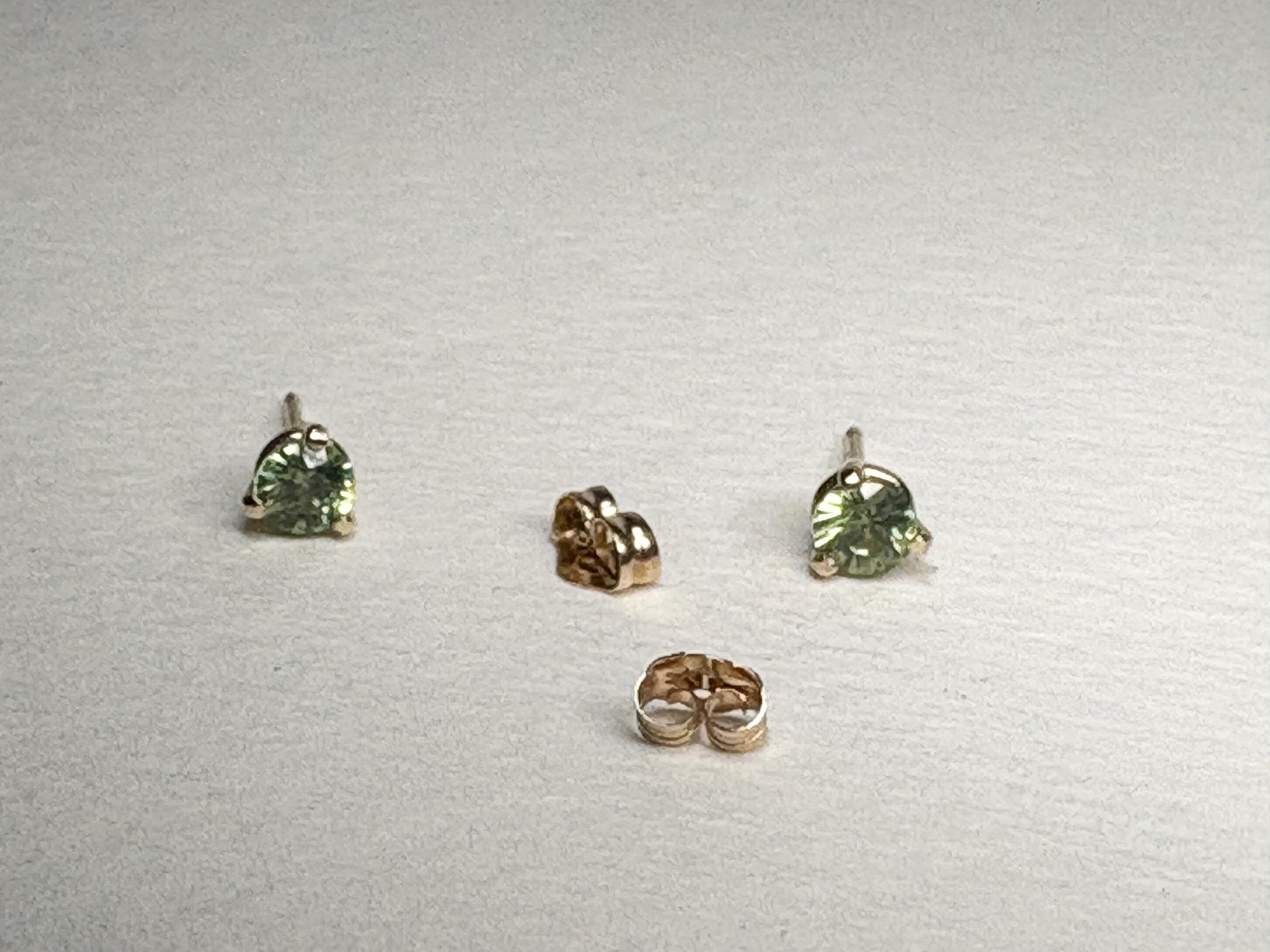 Demantoid Garnet Stud Earrings 14k Gold 4mm - NewLifeJewelryVault