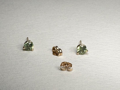 Demantoid Garnet Stud Earrings 14k Gold 4mm - NewLifeJewelryVault