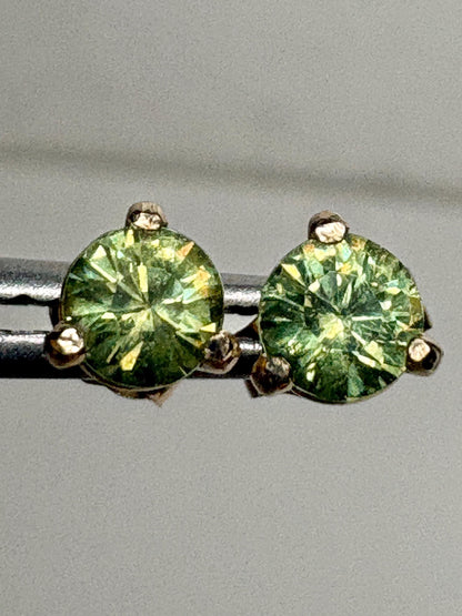 Demantoid Garnet Stud Earrings 14k Gold 4mm - NewLifeJewelryVault