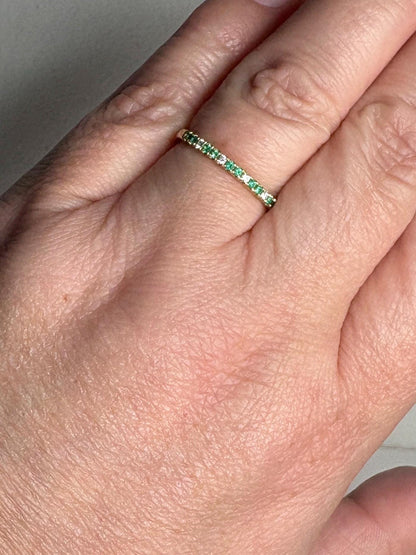 Emerald and Diamond Stackable Band Ring Bony Levy Solid 18k Gold size 7.5 - NewLifeJewelryVault