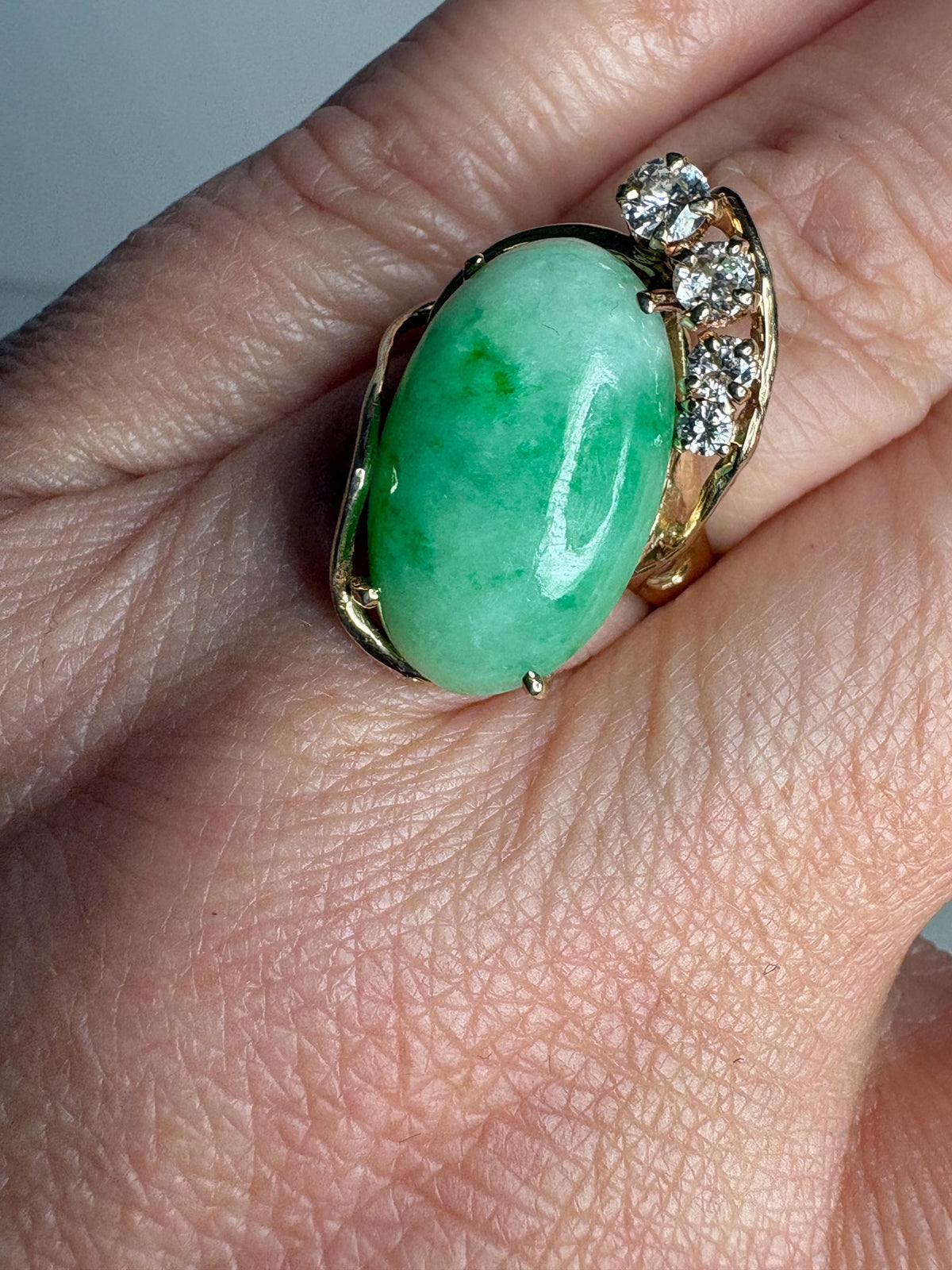 Type A Jadeite Jade and Natural Diamond Freeform Ring in Solid 14k Gold size 6.5 - NewLifeJewelryVault