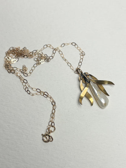 Art Nouveau Mississippi River Pearl Pendant in solid 10k Gold with Free Chain 18" - NewLifeJewelryVault