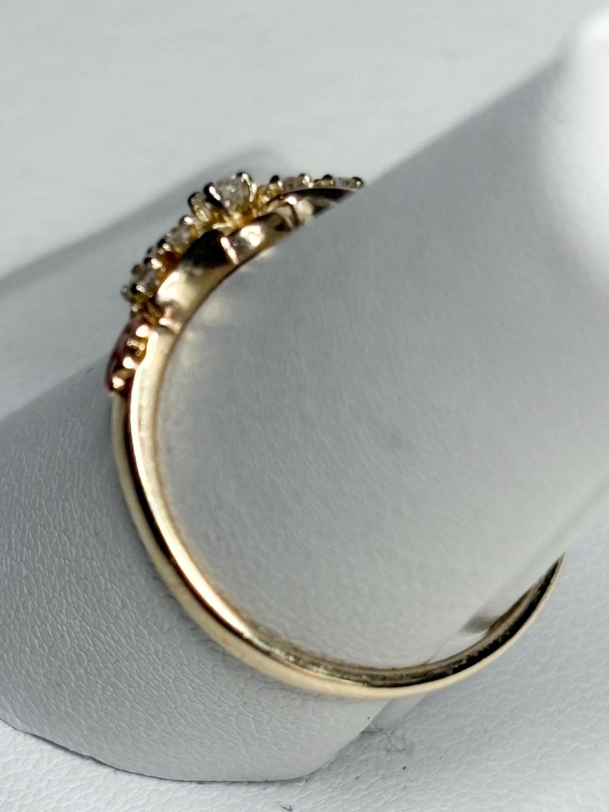 Black Hills Gold Natural 5 Diamond Ring Solid 10k Gold size 7.5 - NewLifeJewelryVault