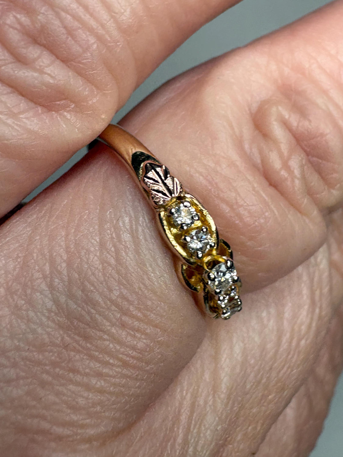 Black Hills Gold Natural 5 Diamond Ring Solid 10k Gold size 7.5 - NewLifeJewelryVault