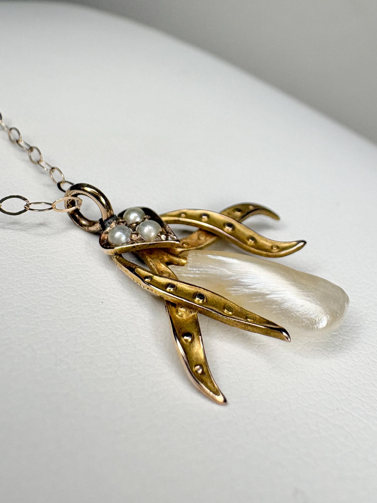 Art Nouveau Mississippi River Pearl Pendant in solid 10k Gold with Free Chain 18" - NewLifeJewelryVault