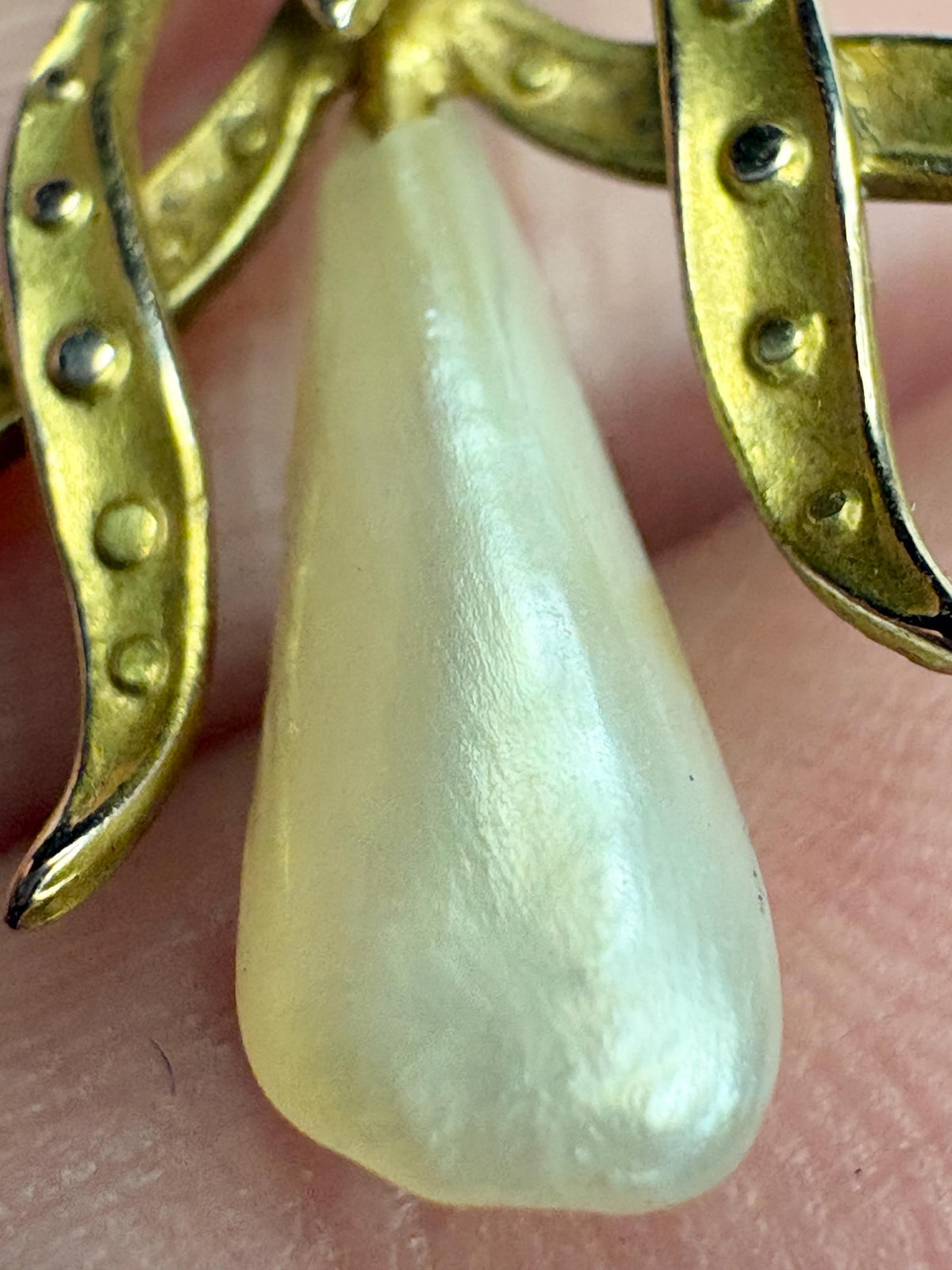 Art Nouveau Mississippi River Pearl Pendant in solid 10k Gold with Free Chain 18" - NewLifeJewelryVault