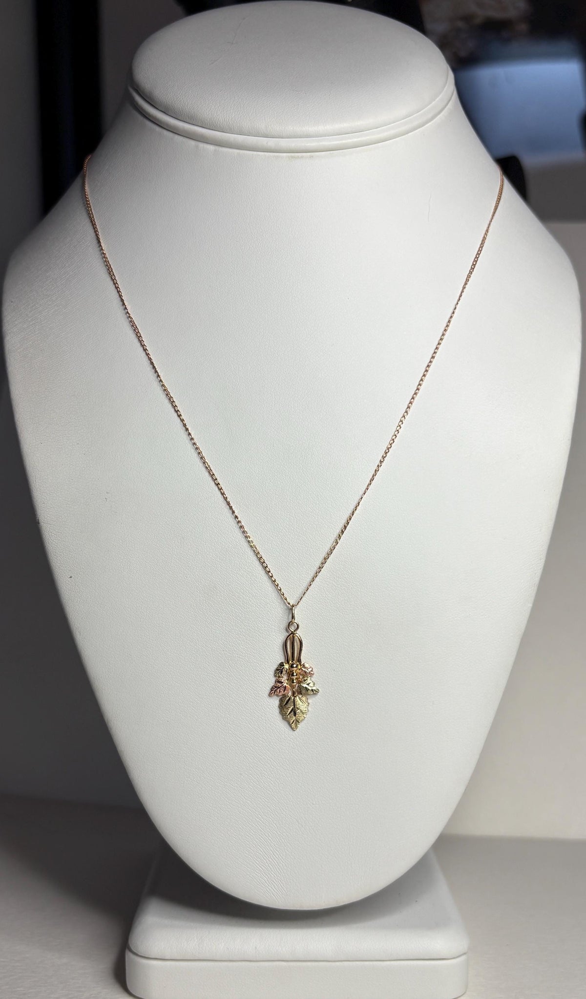 Black Hills Gold Leave Grapevine Pendant in 10k With 14k Chain 18" - NewLifeJewelryVault