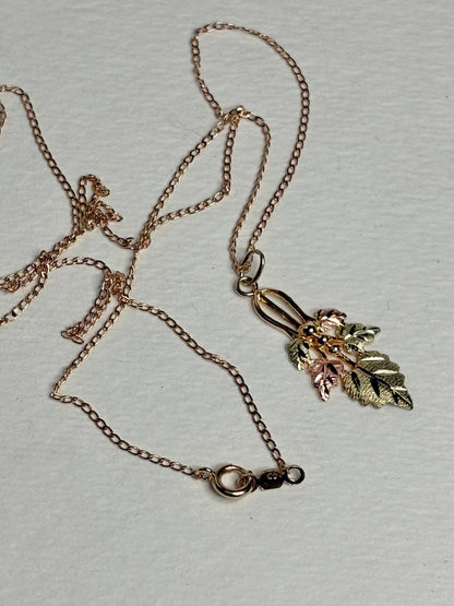 Black Hills Gold Leave Grapevine Pendant in 10k With 14k Chain 18" - NewLifeJewelryVault