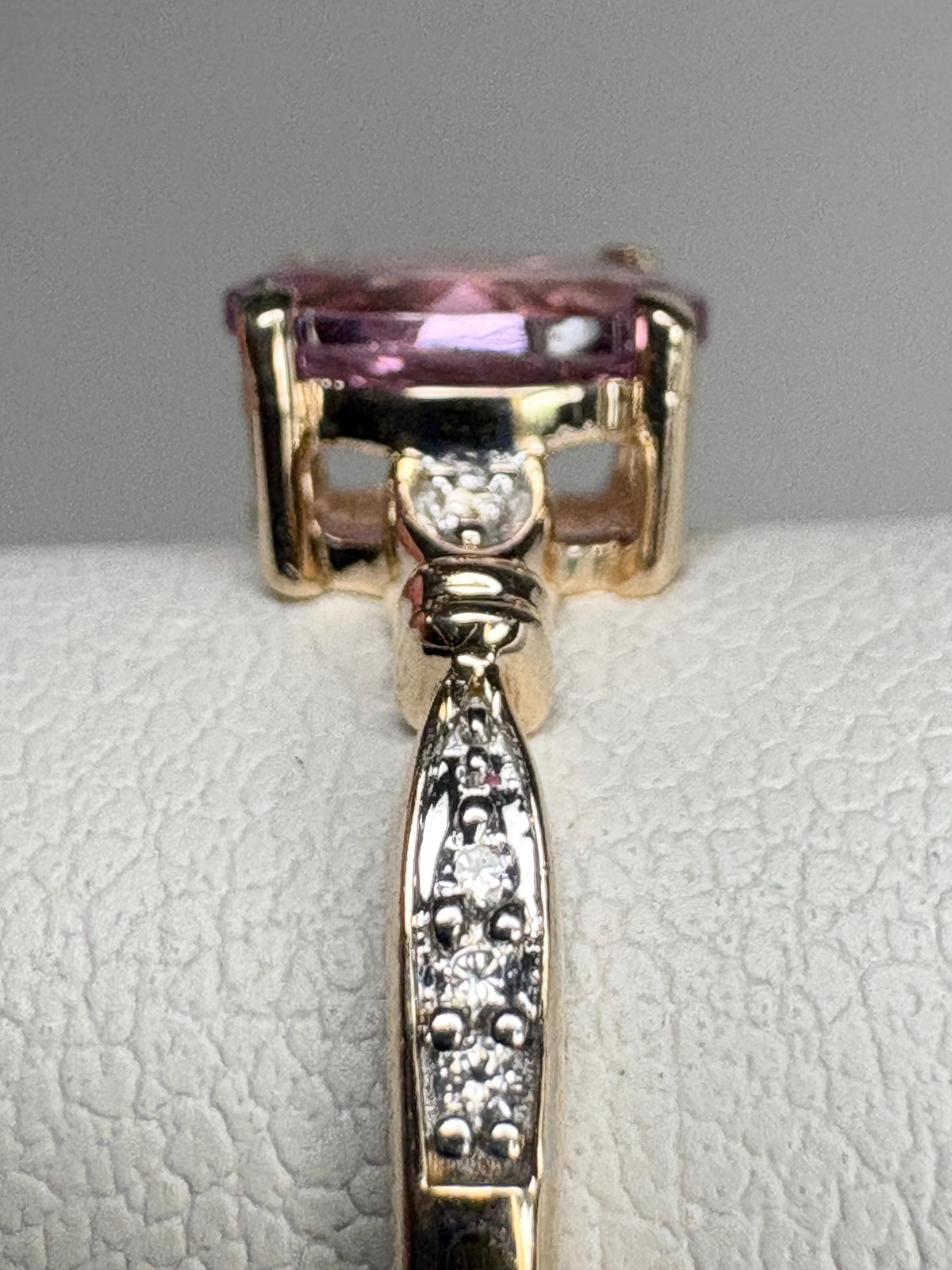 Purpleish Pink Spinel Ring 9k Gold size 6 - NewLifeJewelryVault