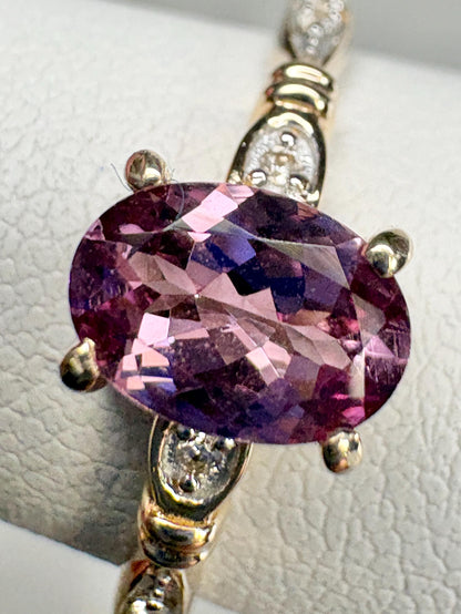 Purpleish Pink Spinel Ring 9k Gold size 6 - NewLifeJewelryVault