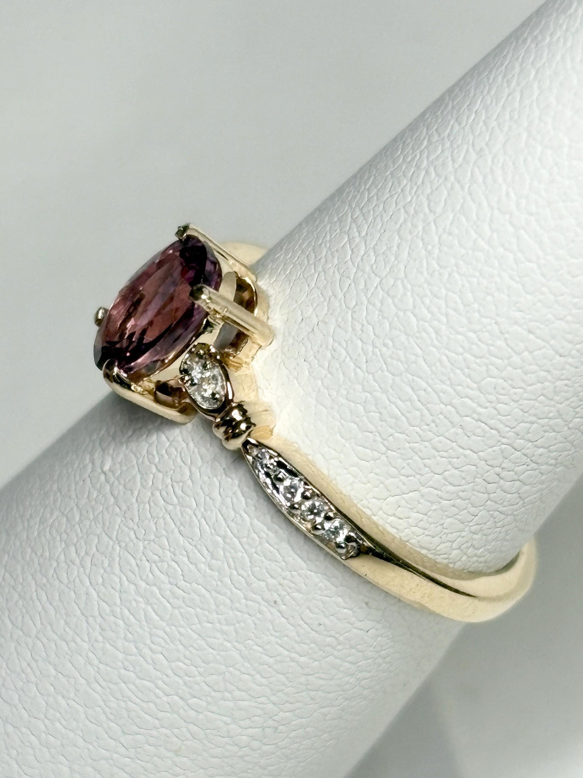 Purpleish Pink Spinel Ring 9k Gold size 6 - NewLifeJewelryVault
