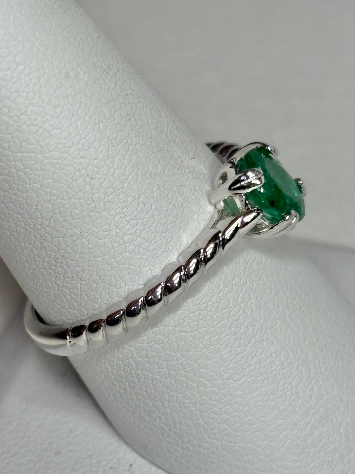 Zambian Emerald Solitaire Rope Ring Sterling Silver Size 9 - NewLifeJewelryVault