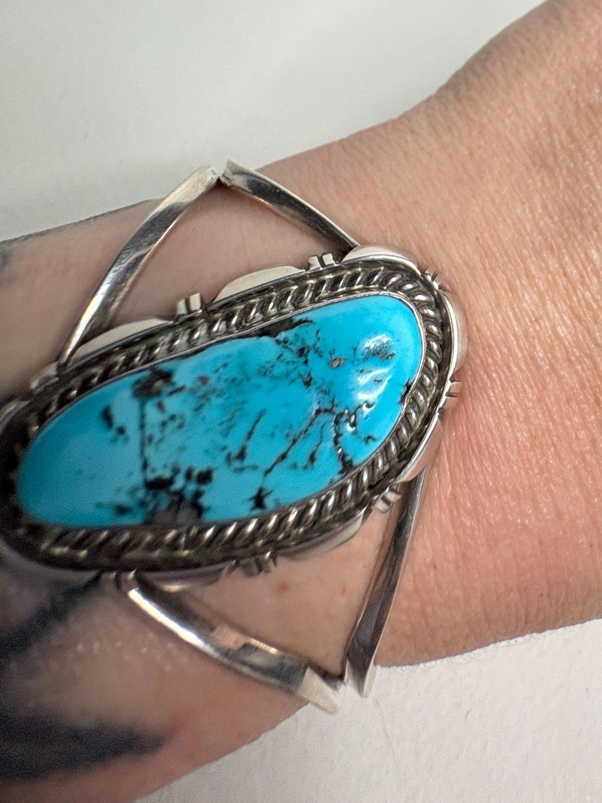 Southwest Arizona American Turquoise Cuff Bracelet Sterling Silver 31.8g S-M - NewLifeJewelryVault