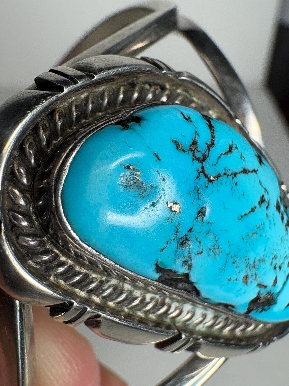 Southwest Arizona American Turquoise Cuff Bracelet Sterling Silver 31.8g S-M - NewLifeJewelryVault
