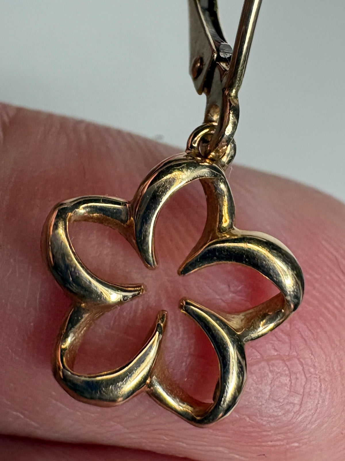 Na Hoku Floating Plumeria Leverback Dangle Drop Earrings in Solid 14k Gold - NewLifeJewelryVault