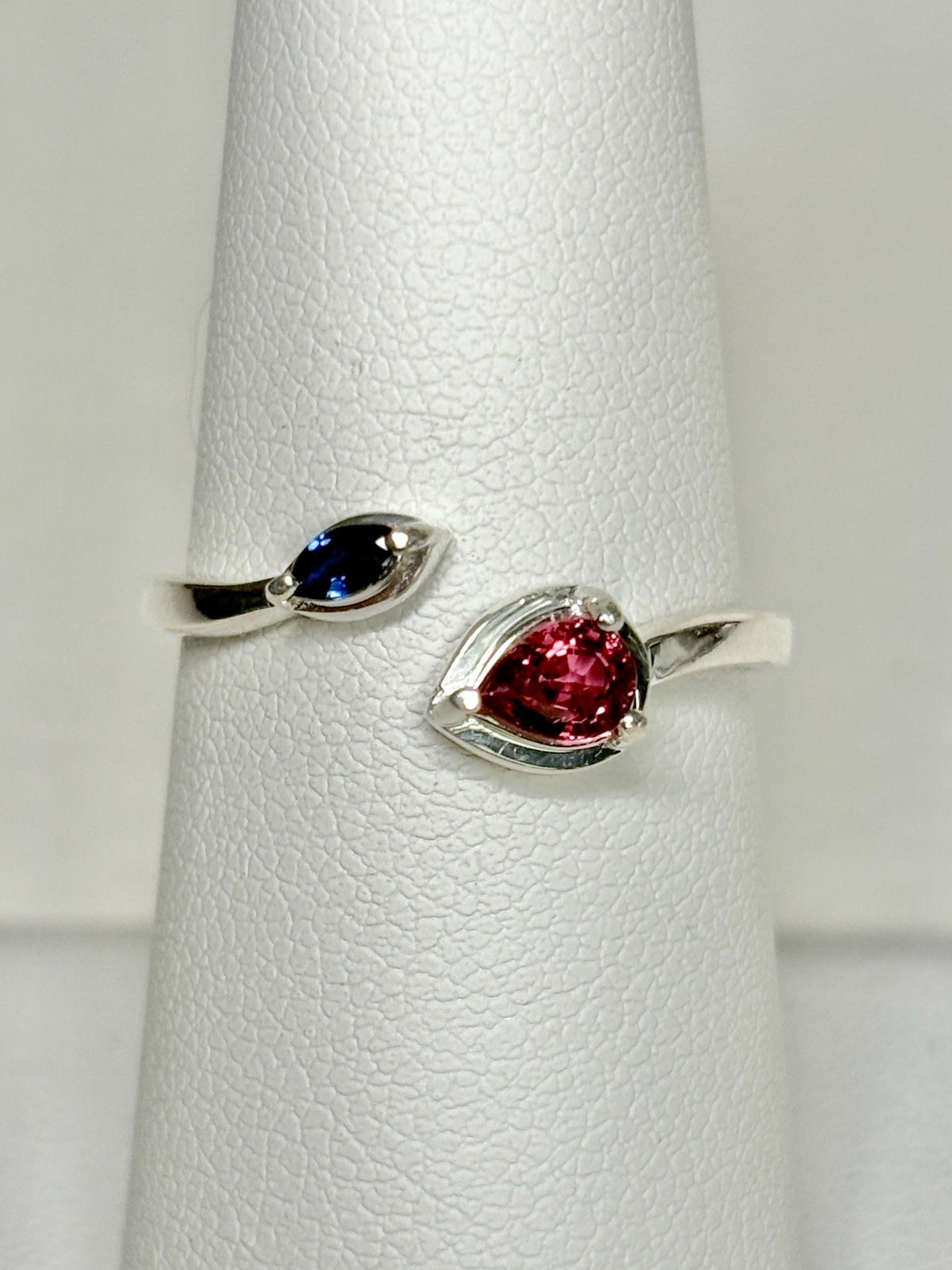 Padparadcha colored Pink and Blue Sapphire Open Band Ring Sterling Silver size 7 - NewLifeJewelryVault