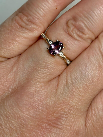 Purpleish Pink Spinel Ring 9k Gold size 6 - NewLifeJewelryVault