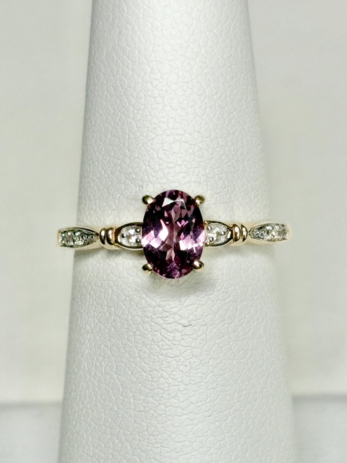 Purpleish Pink Spinel Ring 9k Gold size 6 - NewLifeJewelryVault