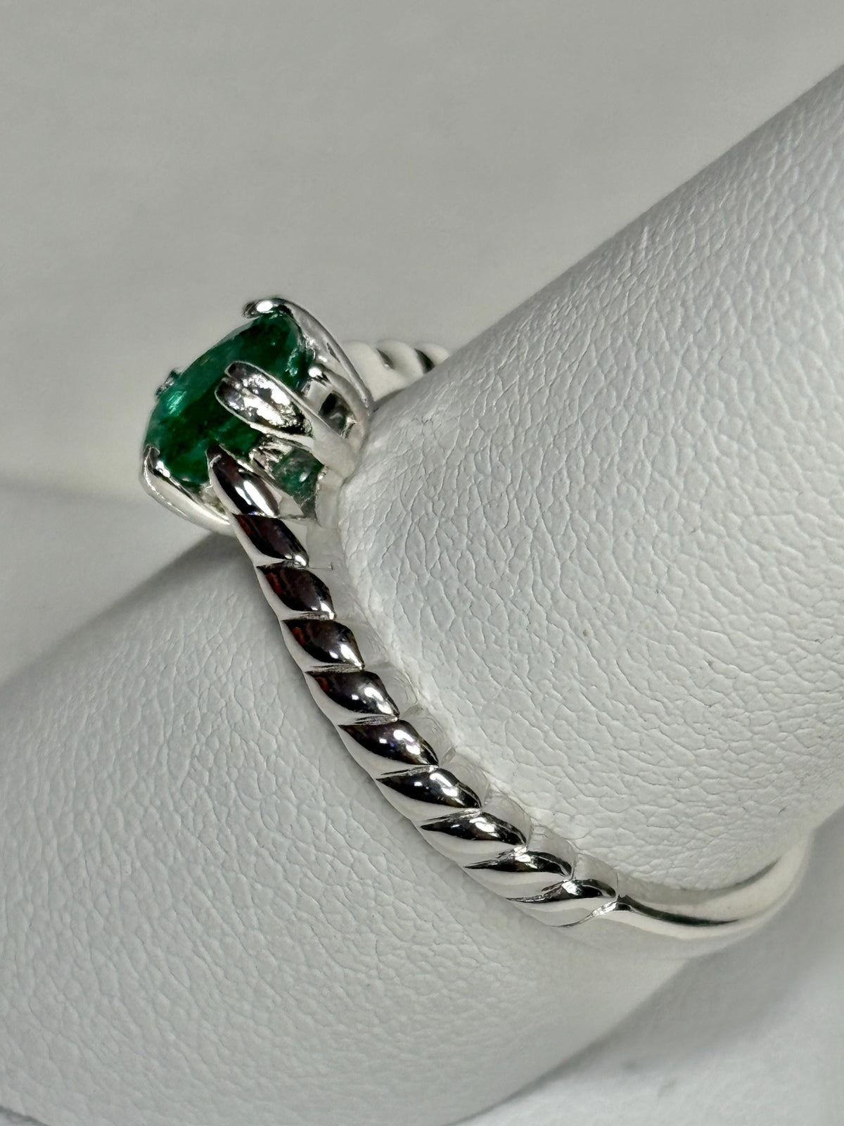 Zambian Emerald Solitaire Rope Ring Sterling Silver Size 9 - NewLifeJewelryVault