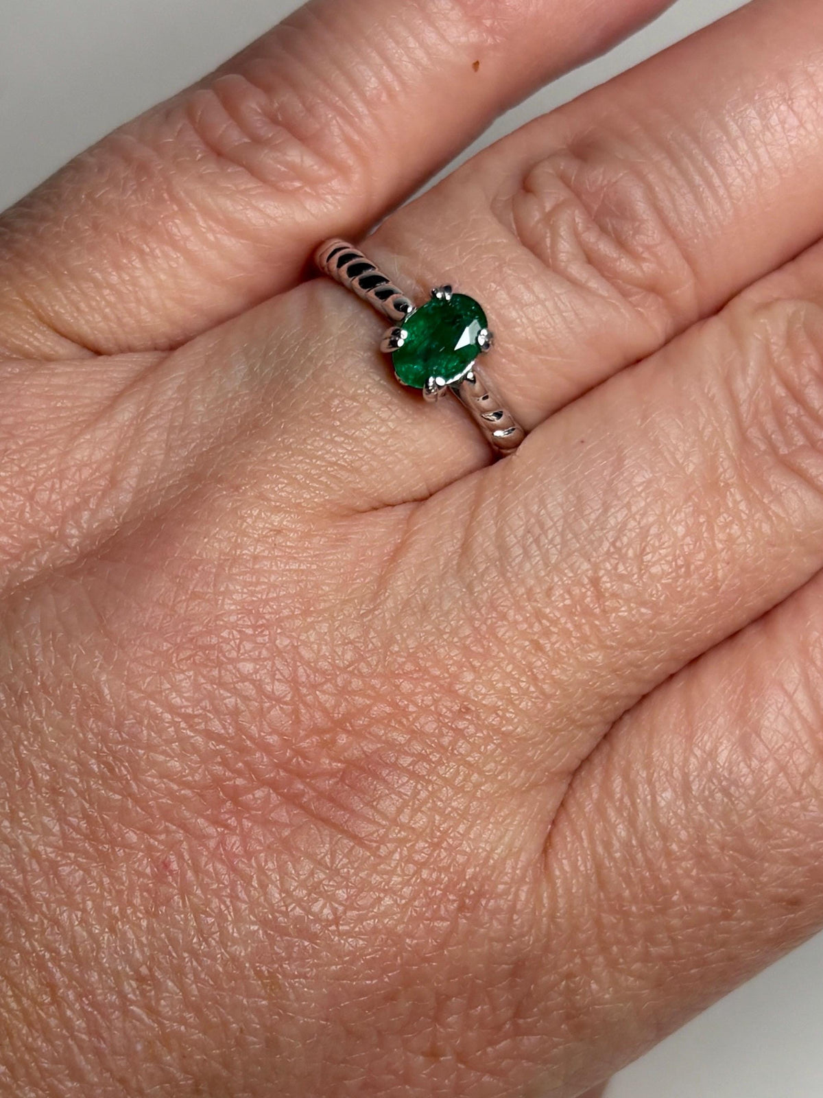 Zambian Emerald Solitaire Rope Ring Sterling Silver Size 9 - NewLifeJewelryVault