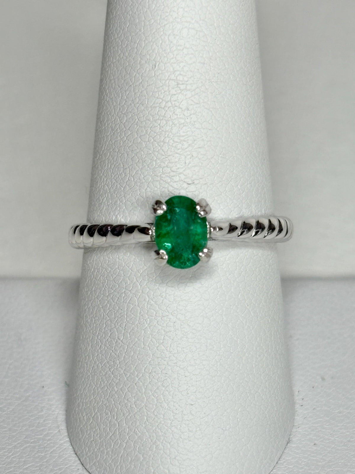 Zambian Emerald Solitaire Rope Ring Sterling Silver Size 9 - NewLifeJewelryVault