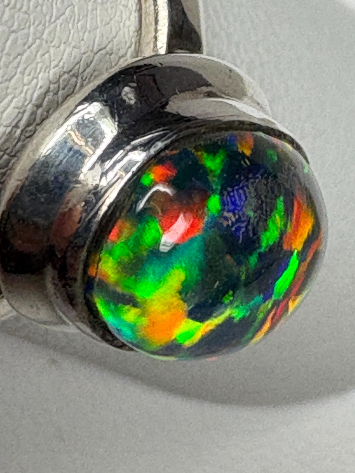 Synthetic Opal Triplet Bezel Set Solitaire Ring in Sterling Silver size 7 - NewLifeJewelryVault