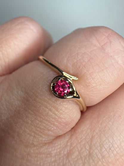 Bright Hot Pink Red Spinel Ring 10k Gold size 6.75 - NewLifeJewelryVault