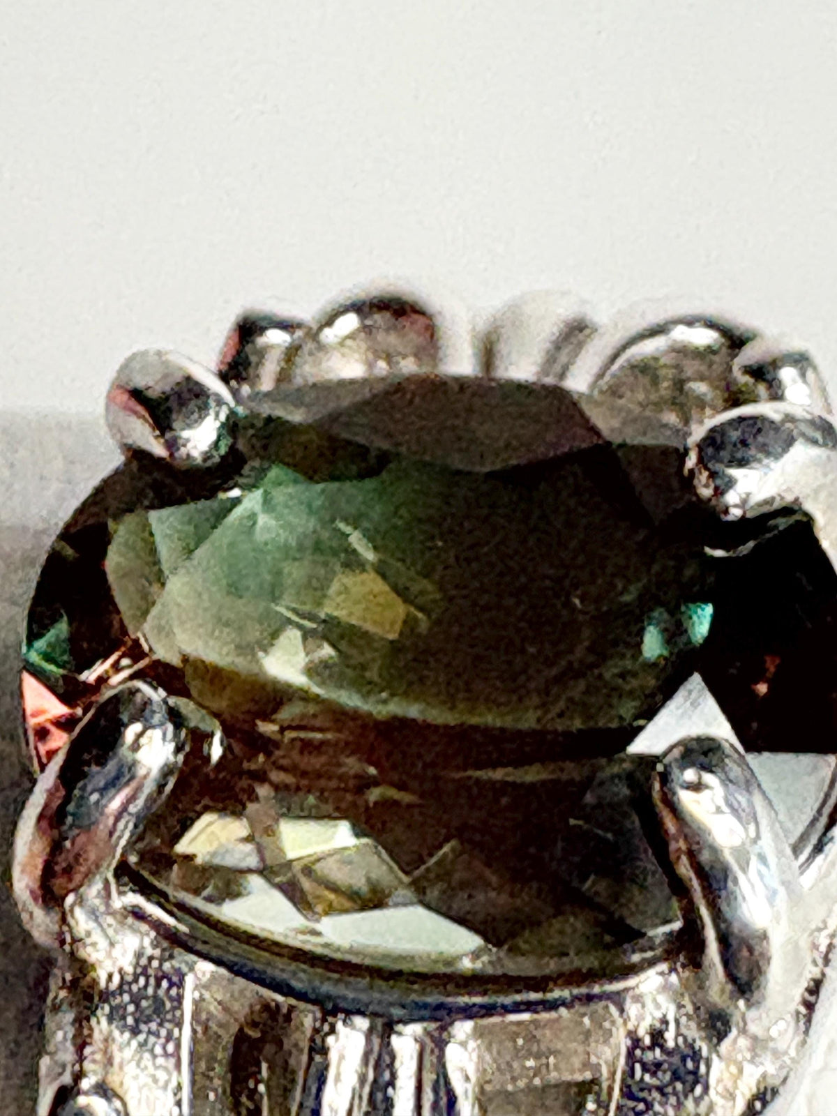 Bi Color Green Oregon Sunstone Fleur de lis Ring in Sterling Silver size 7 - NewLifeJewelryVault