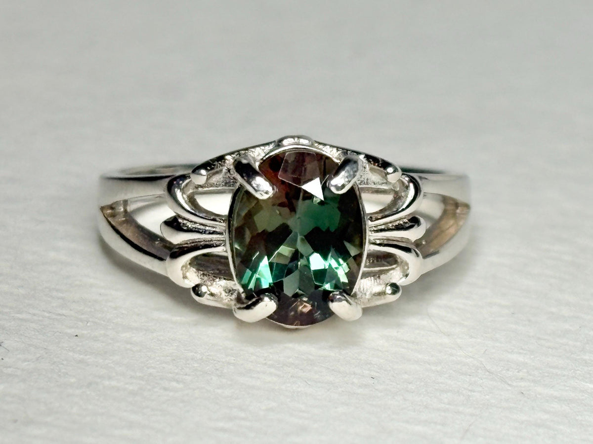 Bi Color Green Oregon Sunstone Fleur de lis Ring in Sterling Silver size 7 - NewLifeJewelryVault