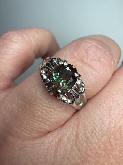 Bi Color Green Oregon Sunstone Fleur de lis Ring in Sterling Silver size 7 - NewLifeJewelryVault