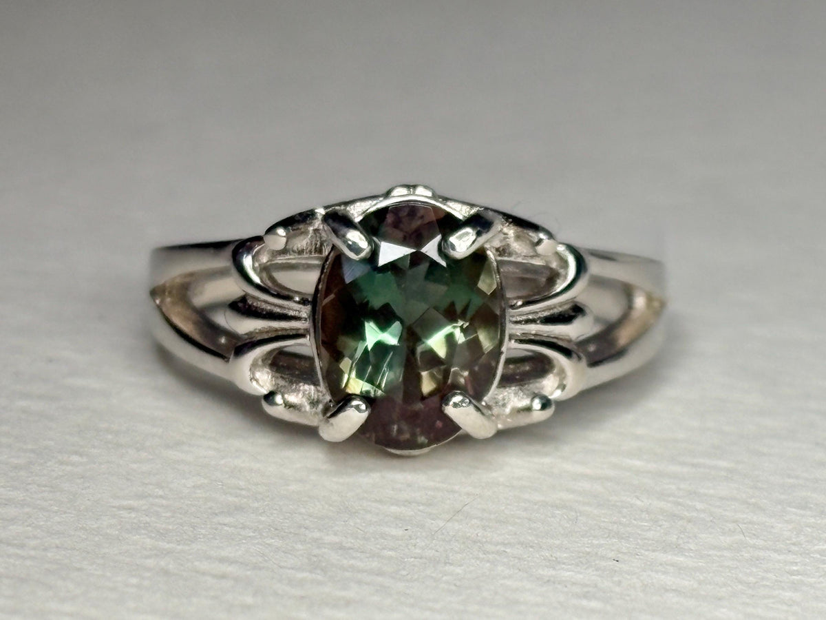 Bi Color Green Oregon Sunstone Fleur de lis Ring in Sterling Silver size 7 - NewLifeJewelryVault