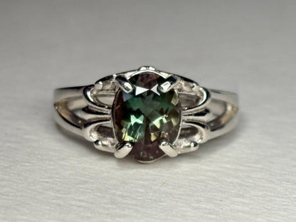 Bi Color Green Oregon Sunstone Fleur de lis Ring in Sterling Silver size 7 - NewLifeJewelryVault